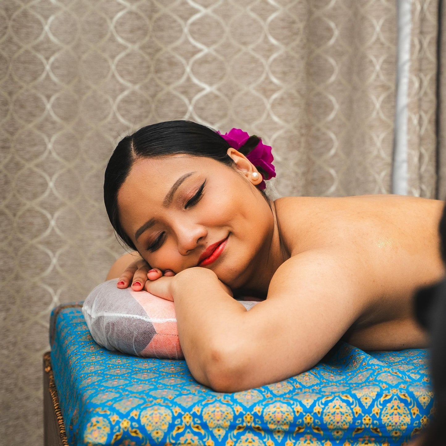 Thai Massage with Hot Oil
